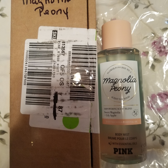 PinkVictoria Secret Magnolia Peony 8.4 fl.oz.Victoria's Secret body sprayNew - Picture 4 of 7
